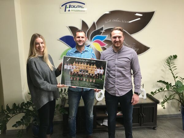 Spendenübergabe SV Sarching Bananenflanke